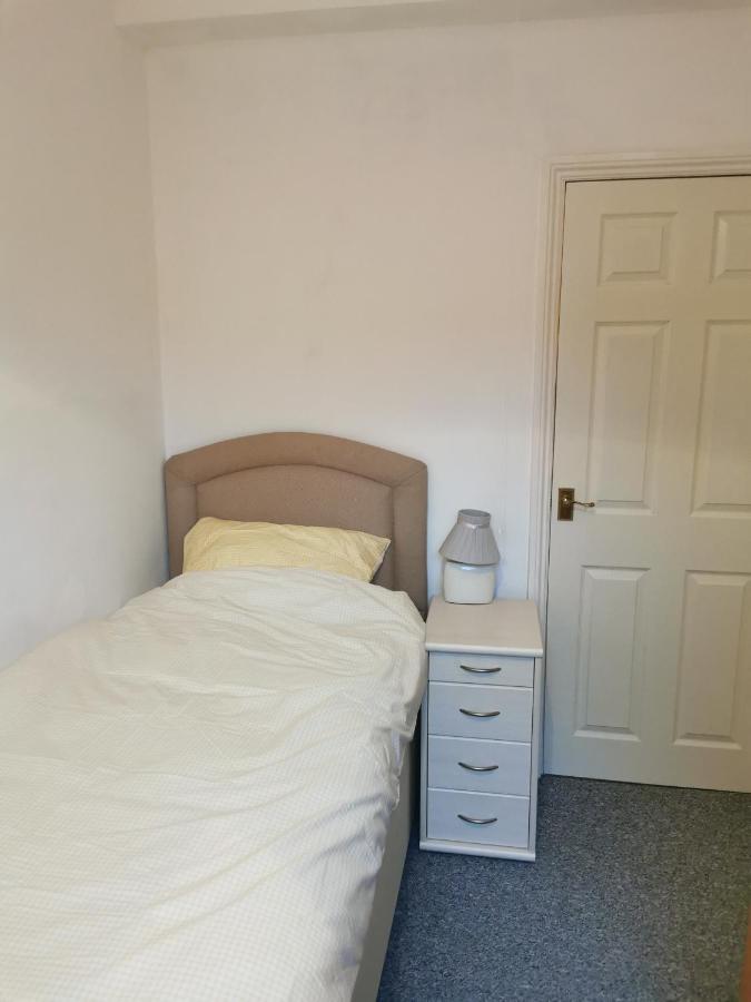 Parkside House 3 Bedroom 2 Bathroom. Parking. Barrow-in-Furness Exterior foto